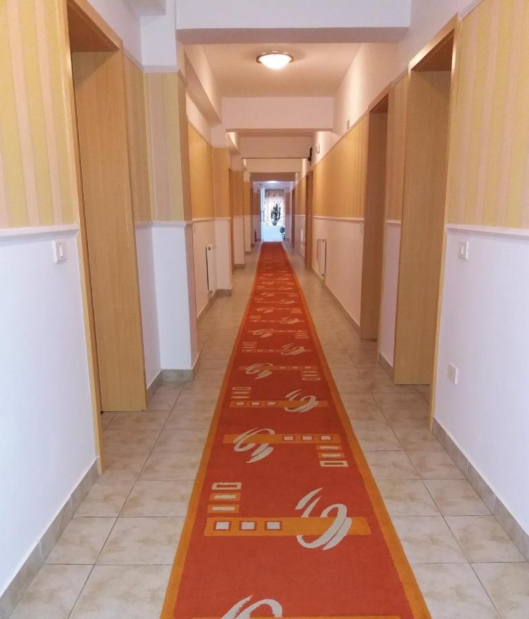 Hotel Vila Veneto ティミショアラ エクステリア 写真