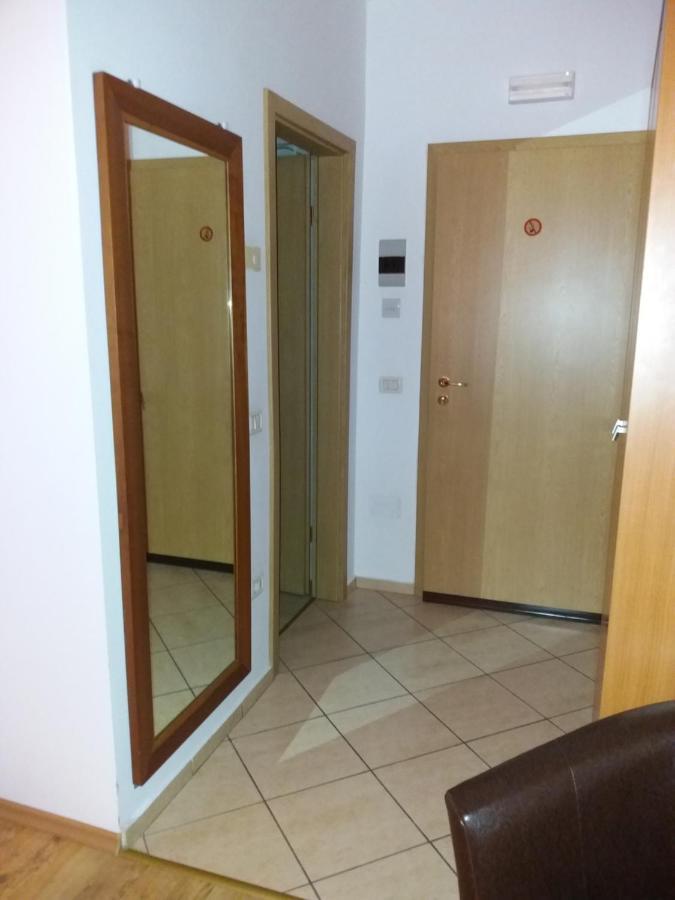 Hotel Vila Veneto ティミショアラ エクステリア 写真