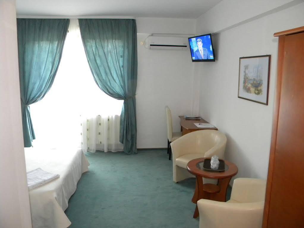 Hotel Vila Veneto ティミショアラ エクステリア 写真