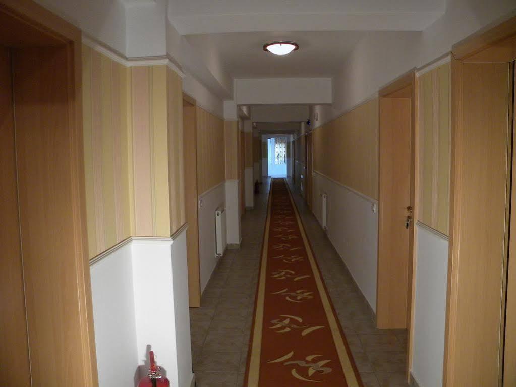 Hotel Vila Veneto ティミショアラ エクステリア 写真