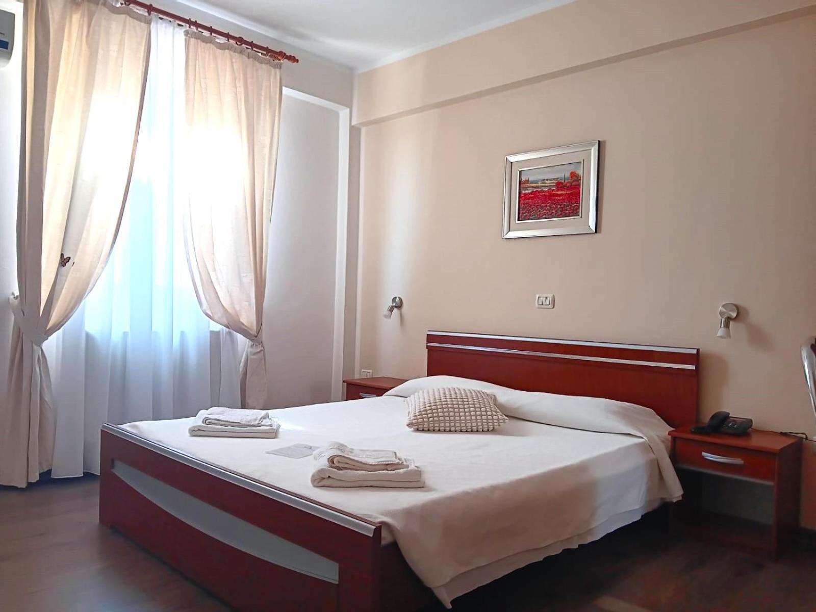 Hotel Vila Veneto ティミショアラ エクステリア 写真