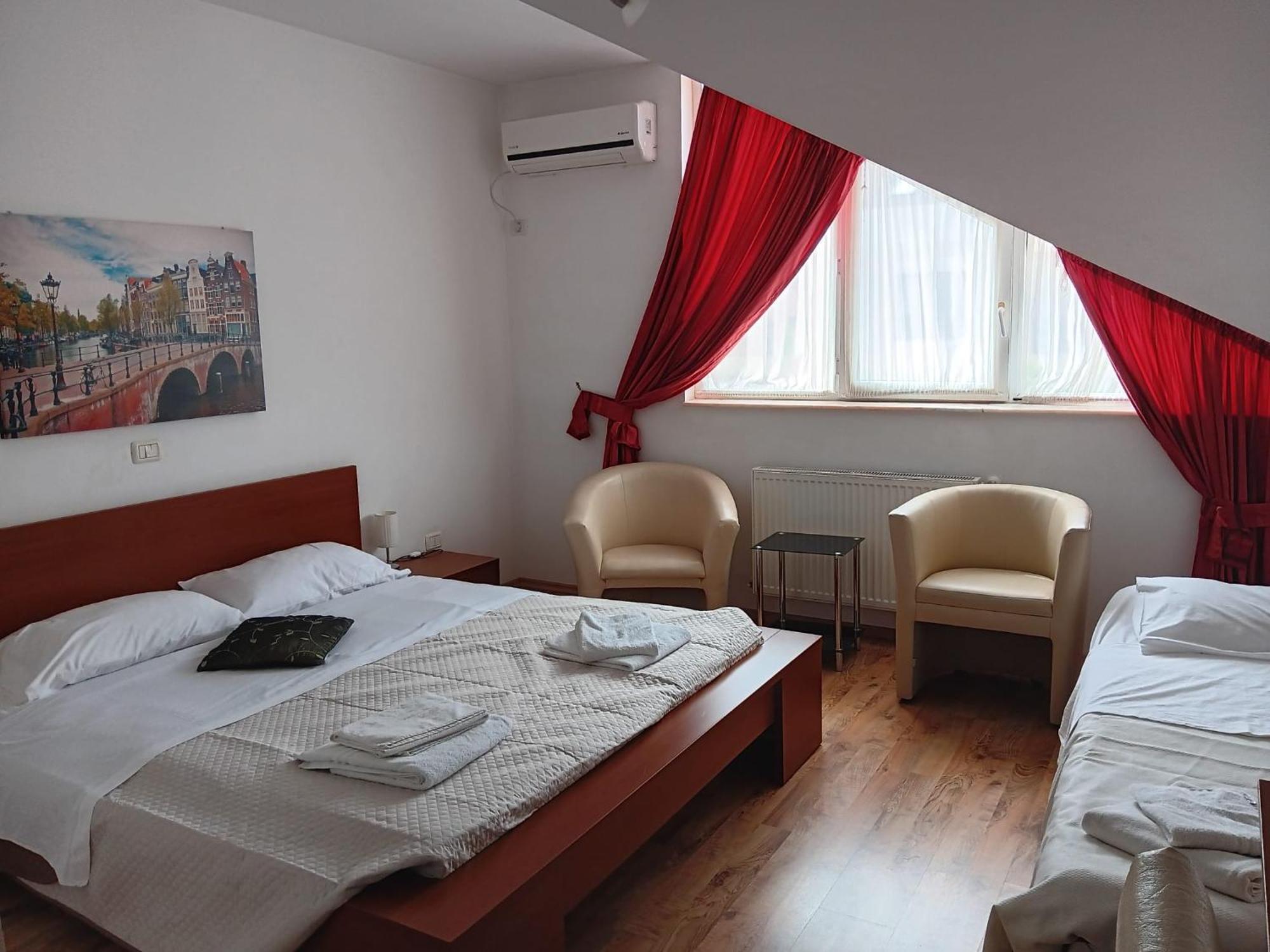 Hotel Vila Veneto ティミショアラ エクステリア 写真