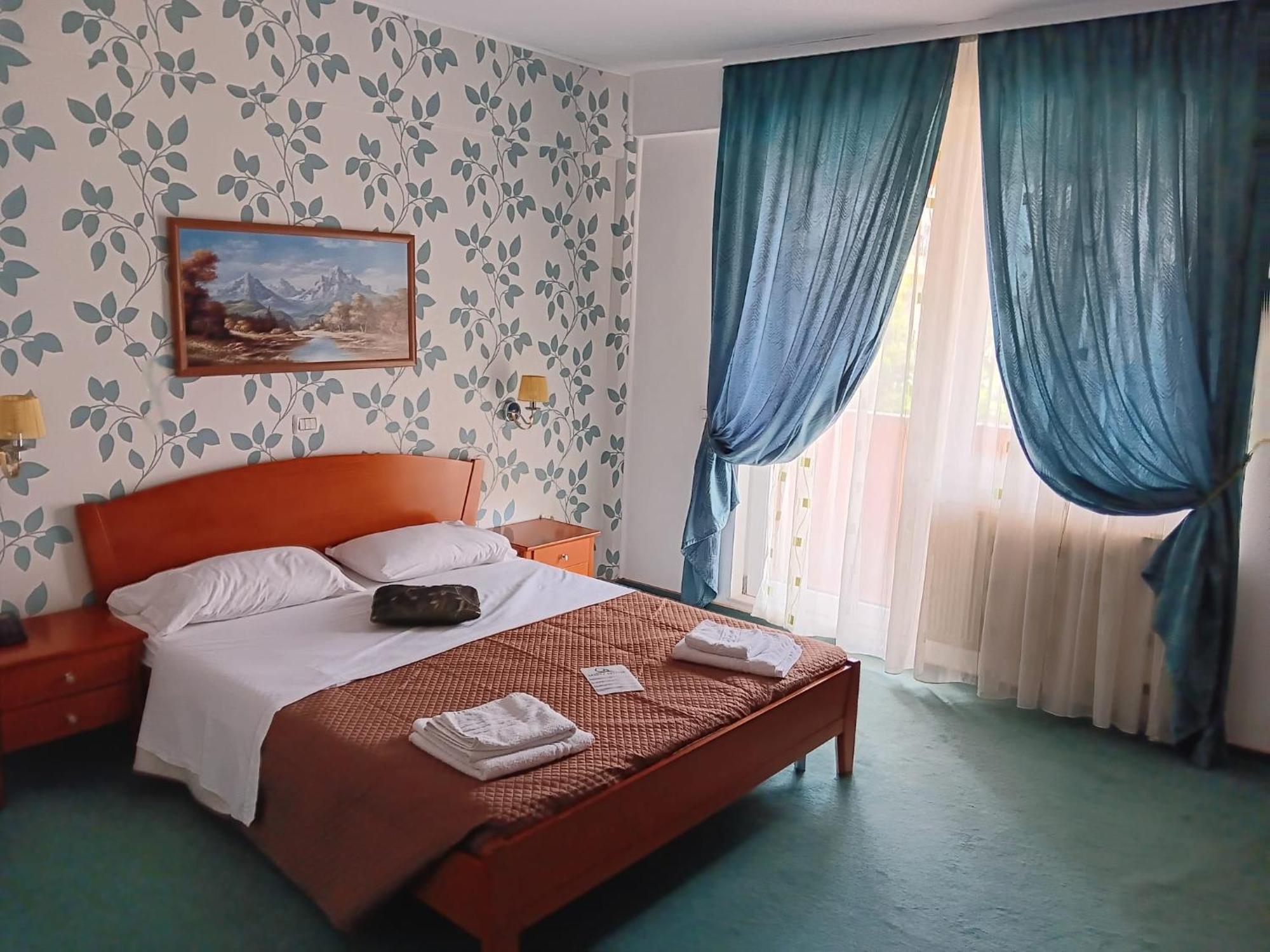 Hotel Vila Veneto ティミショアラ エクステリア 写真