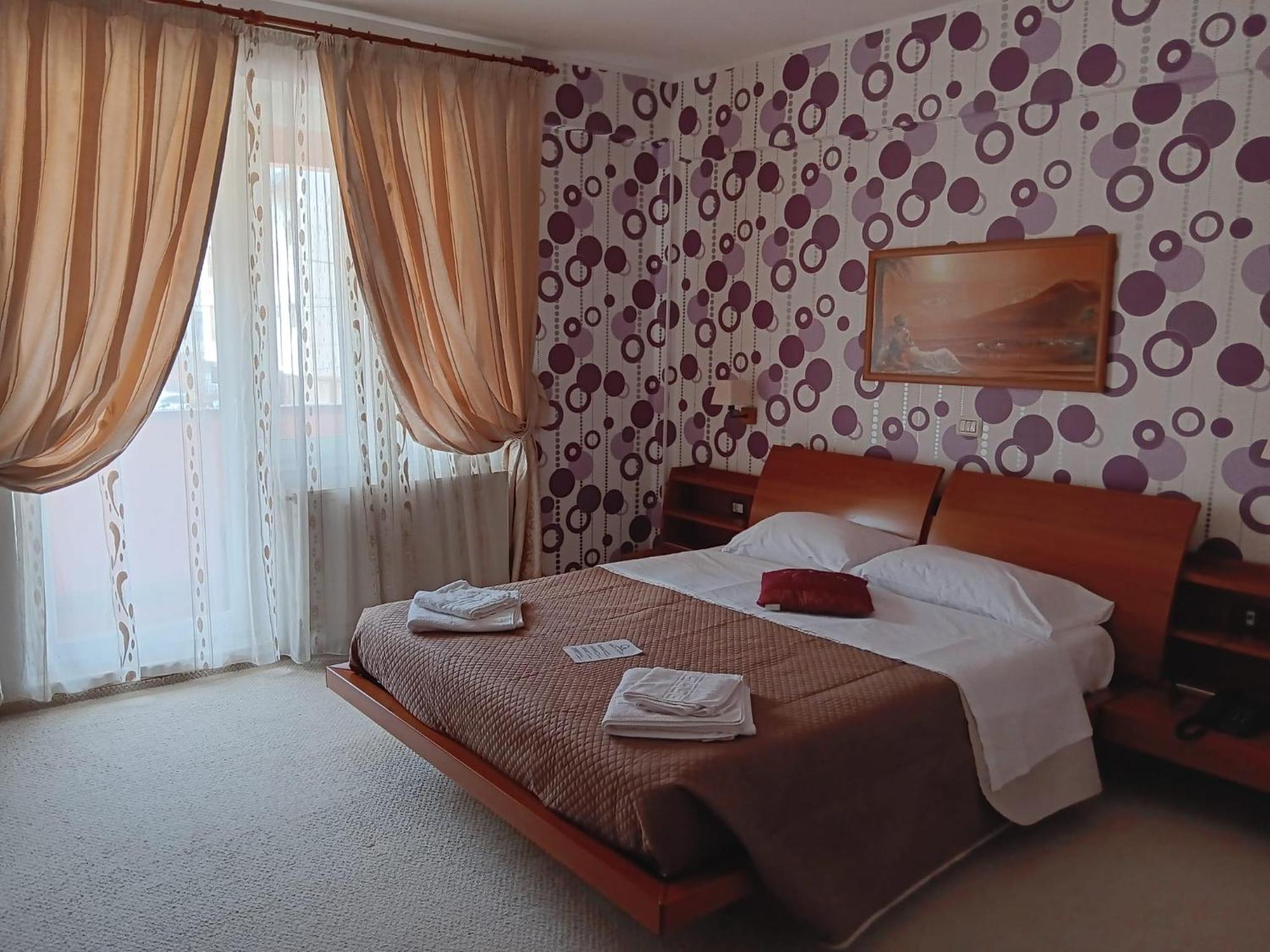 Hotel Vila Veneto ティミショアラ エクステリア 写真