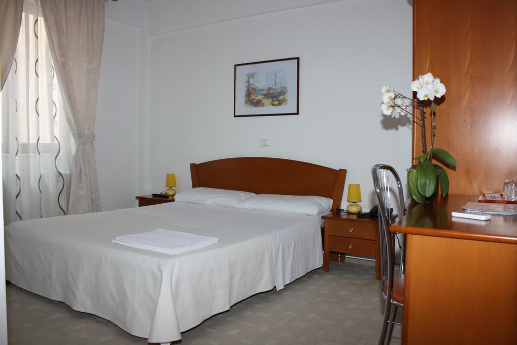 Hotel Vila Veneto ティミショアラ 部屋 写真